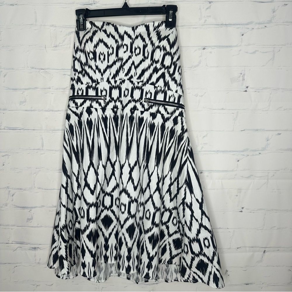 GUESS size 12 strapless black and white‎ dress